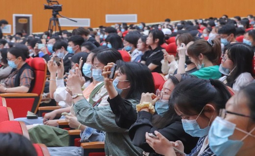 学生观众 学生观众